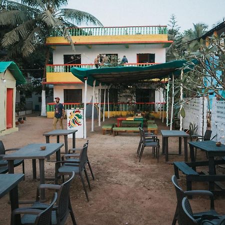 Rasta Mansion Beach Hostel And Rooms Арамболь Экстерьер фото