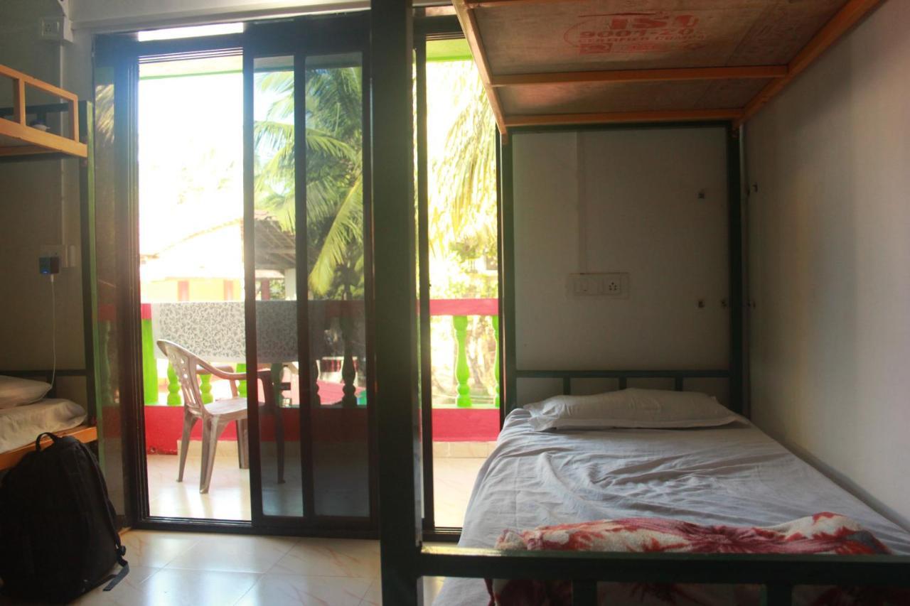 Rasta Mansion Beach Hostel And Rooms Арамболь Экстерьер фото