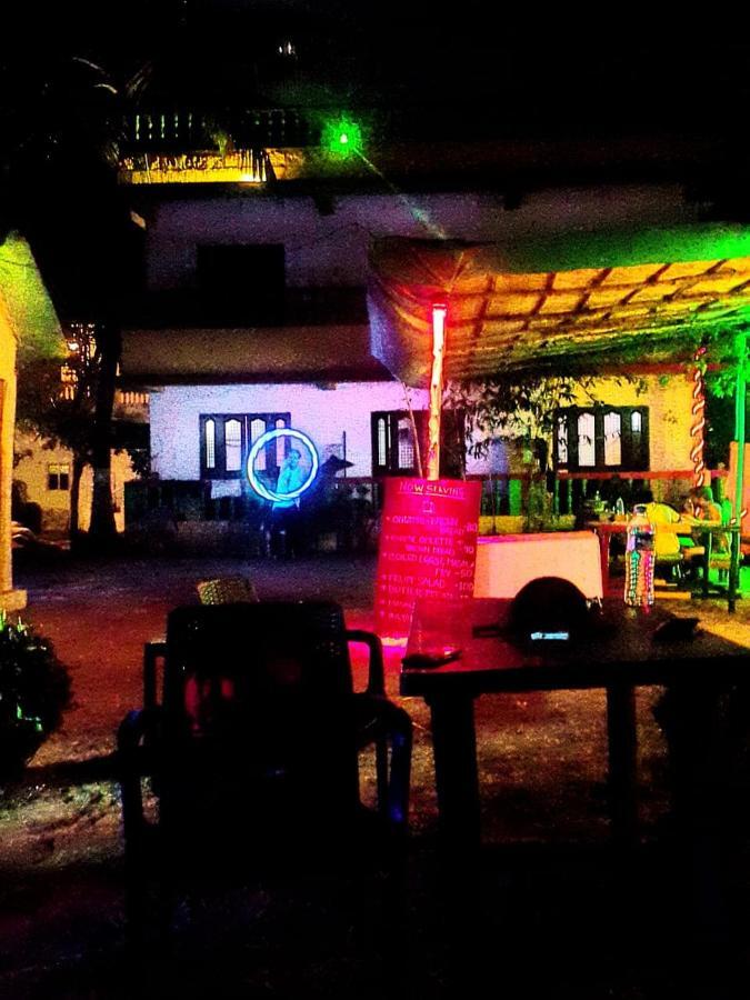 Rasta Mansion Beach Hostel And Rooms Арамболь Экстерьер фото